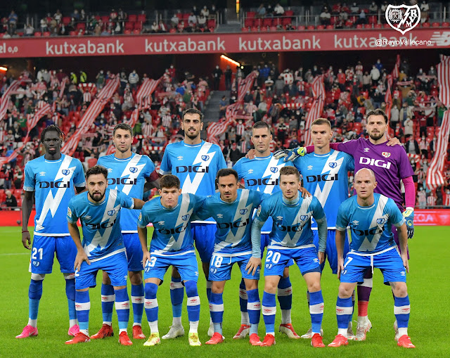 RAYO VALLECANO DE MADRID. Temporada 2021-22. Pathé Ciss, Santi Comesaña, Alejandro Catena, Sergi Guardiola, Nikola Maraš, Stole Dimitrievski. Unai López, Fran García, Álvaro García, Ivan Balliu, Isi Palazón. ATHLETIC CLUB DE BILBAO 1 RAYO VALLECANO DE MADRID 2. 21/09/2021. Campeonato de Liga de 1ª División, jornada 6. Bilbao, Vizcaya, estadio de San Mamés: 31.786 espectadores. GOLES: 0-1: 5’, Álvaro García. 1-1: 32’, Ciss en propia puerta. 1-2: 90+6’, Falcao.