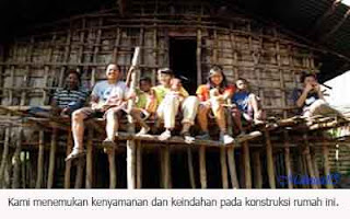 Keunikan Rumah Kaki Seribu Di Papua