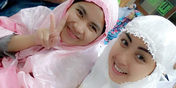 Astagfirullah, Selfie saat Sholat Tarawih Bisa Lunturkan Pahala di Bulan Puasa. Sebarkan...