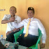 Bersama Wartawan, Anggota DPRD Soppeng H. Ismail Duduk Santai di Kedai Kopi