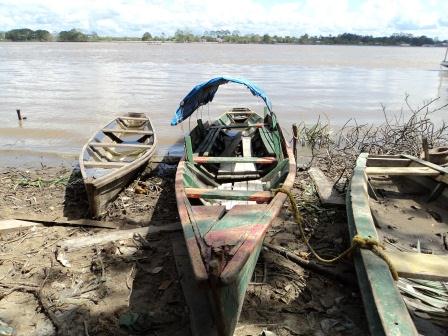 Foto - O caboclo e a sua canoa