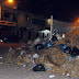 Lixo lixo muito lixo espalhado pelas ruas de Guaxindiba, praia em total abandono