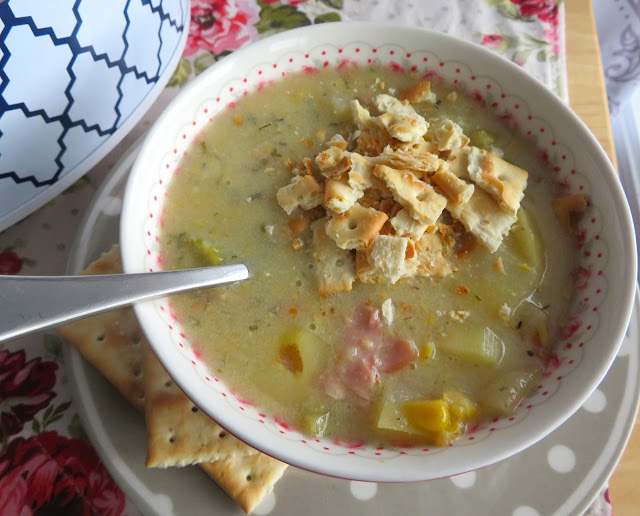 Crock Pot Creamy Veggie Chowder