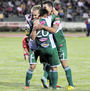 Oriente Petrolero - Danilo Carando, Alejandro Meleán, Rodrigo Vargas - DaleOoo.com web del Club Oriente Petrolero