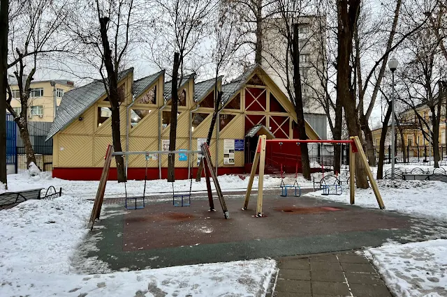 Покровский бульвар, Милютинский сад, «Центр эстетического воспитания детей»
