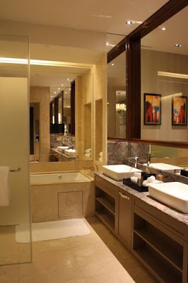 Equarius Hotel Bathroom