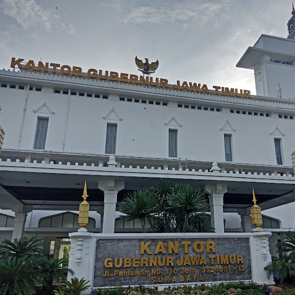 Blusukan Kantor Gubernur Jawa Timur