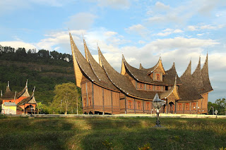 M.A.S.T.R.E.A.N.O_15: Rumah Gadang, Rumah Adat Minangkabau 