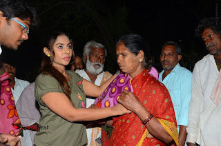 Actress Sri reddy (apthatrust director) Distrubuted Blankets for Orphans at Sai Baba Temple  0055.JPG