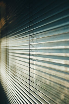 office curtain-horizontal blinds