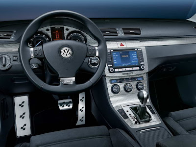 Volkswagen-Passat-R36-interior