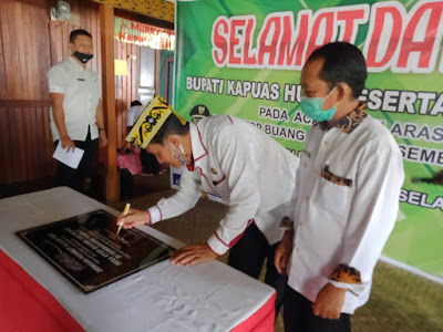 Bupati Kapuas Hulu Hadiri Deklarasi ODF di Desa Melapi