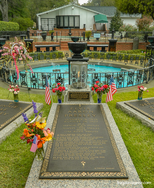 Túmulo de Elvis Presley em Graceland