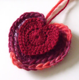 crochet patterns, hearts, heart garlands, heart motifs, heart bunting,