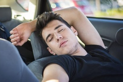Bahaya Jika Tidur di dalam Mobil (Cara Mengatasinya)