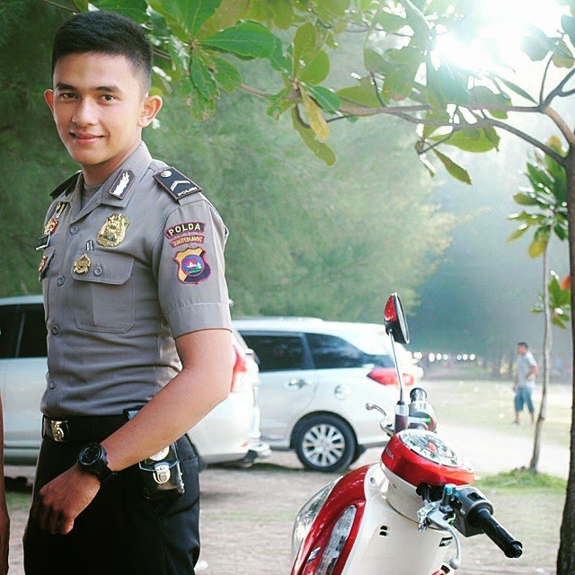 Heboh Foto Foto Tentara Polisi Ganteng  dan Cantik Di 