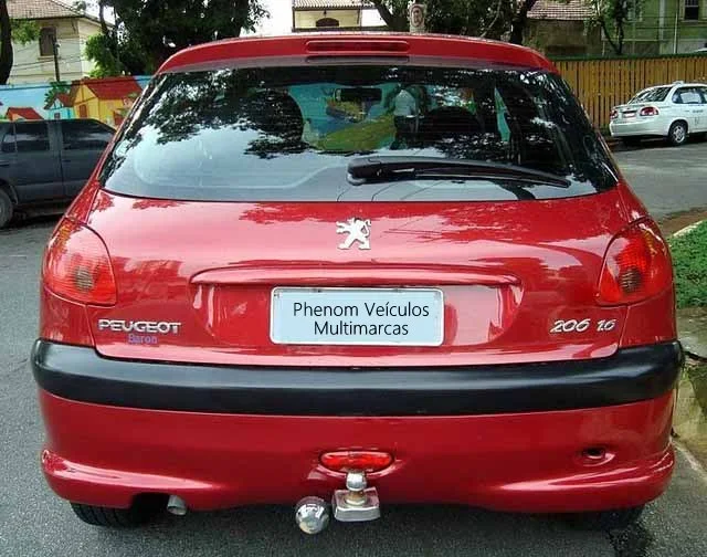 Peugeot 206 1.6 2005 Presence vermelho