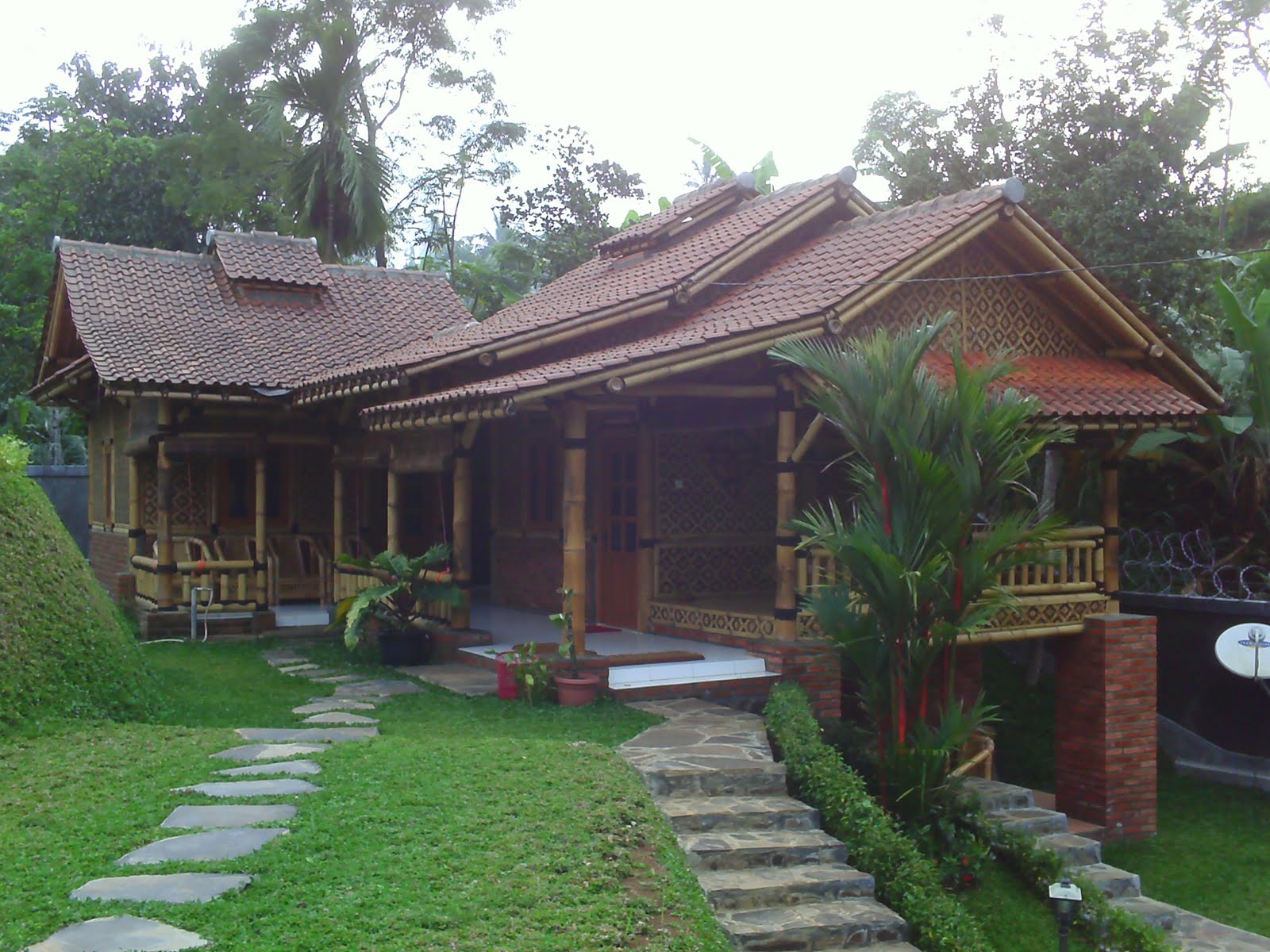 Gambar Rumah Gedek Modern Lowongan Kerja