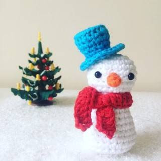 PATRON GRATIS MUÑECO DE NIEVE AMIGURUMI 31761