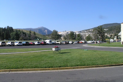 Il panorama di Yellowstone dal patio dell'hotel