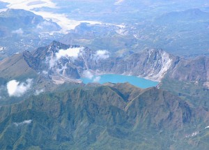 Gunung+Finatubo,+Filipina 5 Gunung Api Spektakuler yang Wajib Dikunjungi 