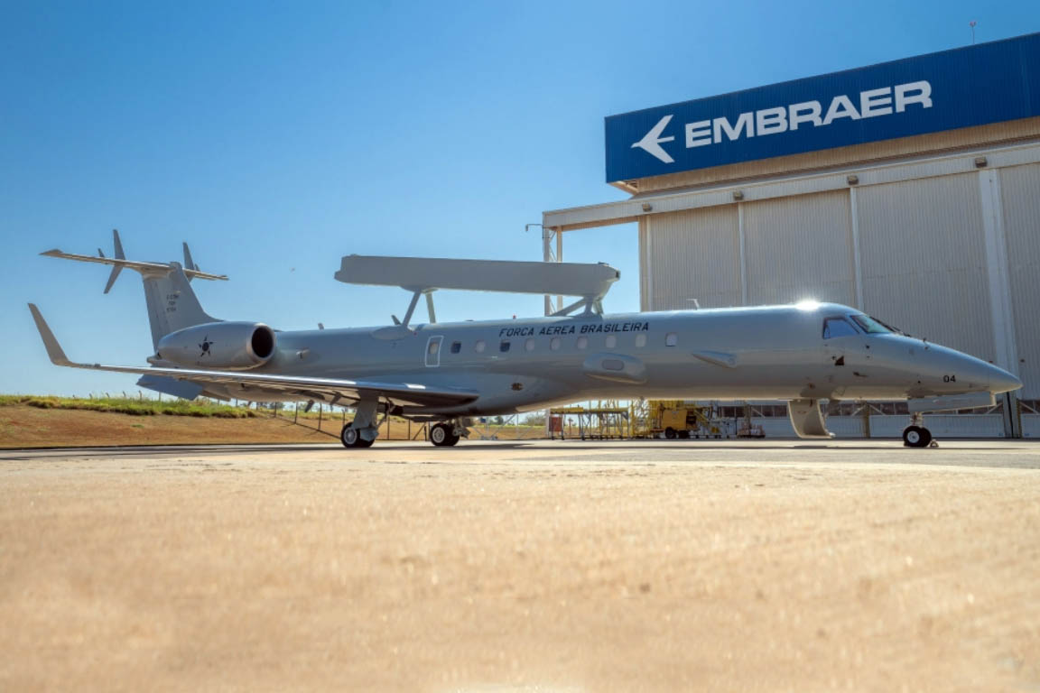 Embraer entregó a la Fuerza Aérea Brasileña el quinto avión E-99 modernizado para alerta temprana y control
