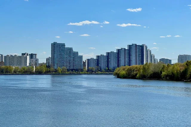 вид с Кожуховского моста, Москва-река, Нагатинский Затон