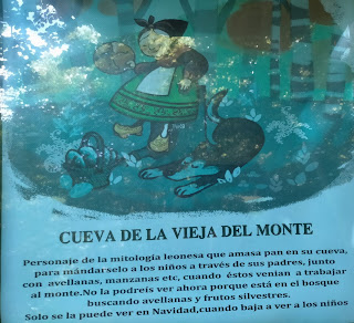 La Vieja del Monte, cartel junto a su cueva