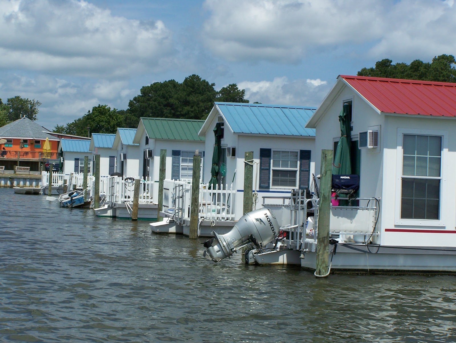 Deltaville Vignettes: Aqua Lodge- A Rich Man's Shanty Boat