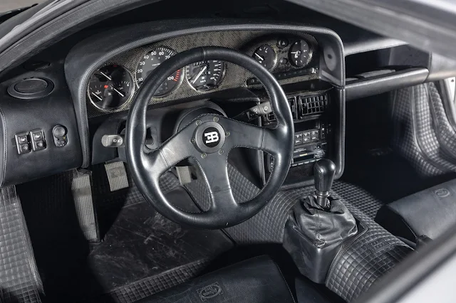 Bugatti EB110 Interiores