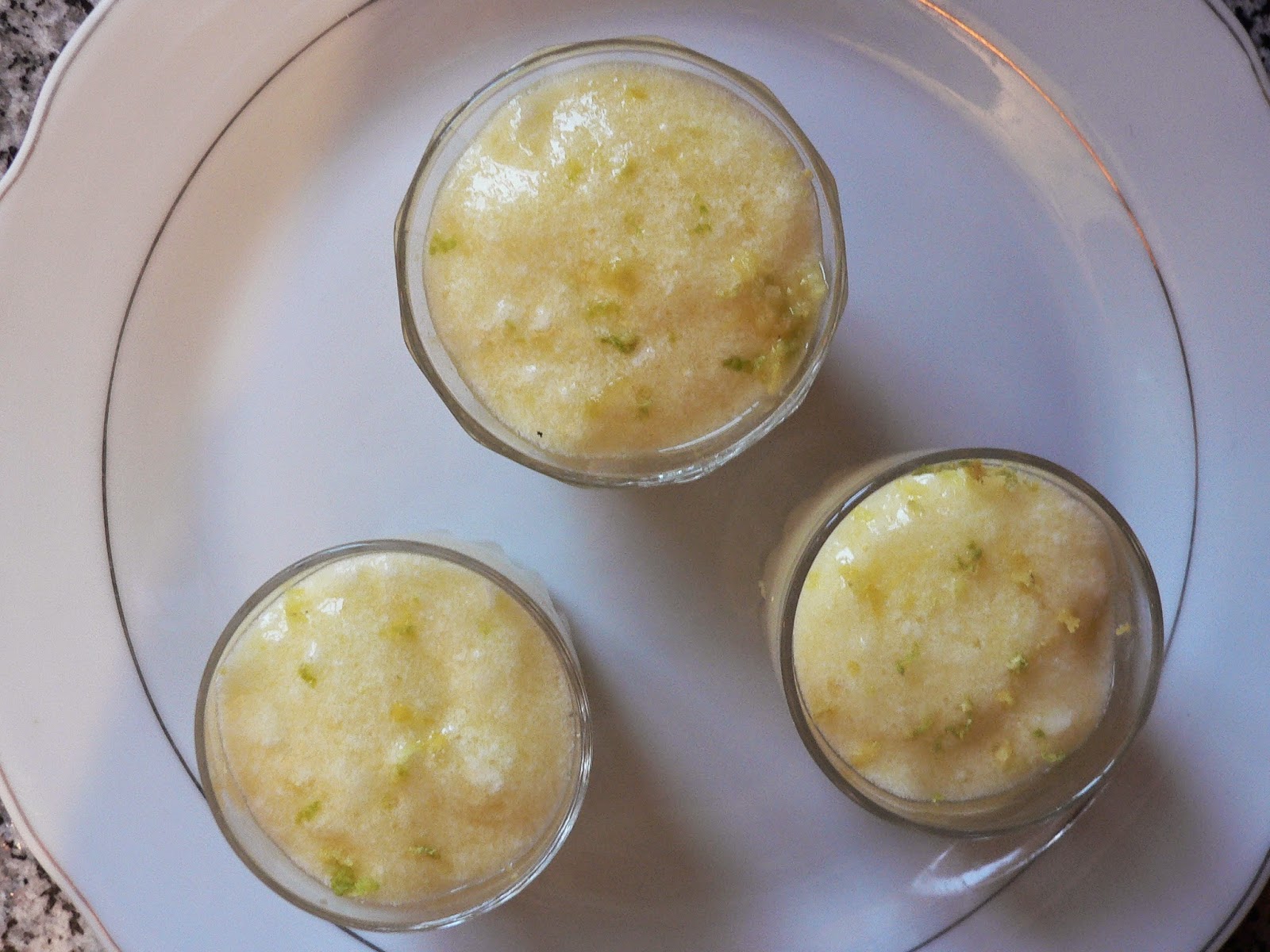 http://mesarticlesdujour.blogspot.com/2014/07/mousse-au-citron-2-en-un-recette-simple.html