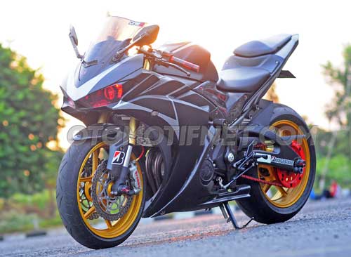 Modifikasi Yamaha YZF-R25 Sangar