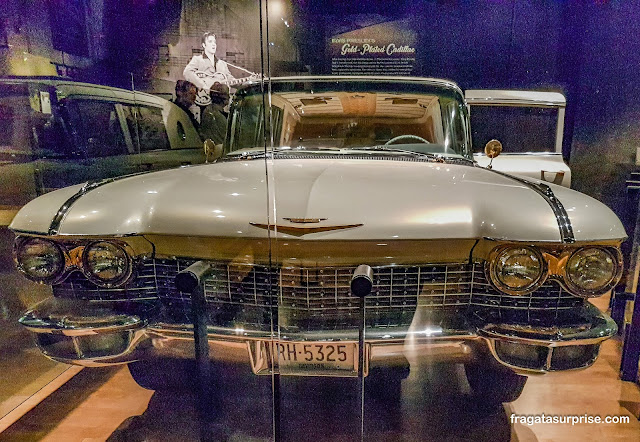 Cadillac de Elvis Presley no museu do Country Music Hall of Fame, Nashville, EUA