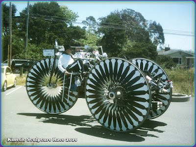 Kinetic Sculpture Race Photographs - Bicycle Powered Art Vehicles gvan42 Eureka, Arcata, Ferndale California