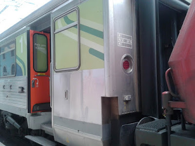 wordless wednesday, train photos, train station, Santa Apolónia, Portugal