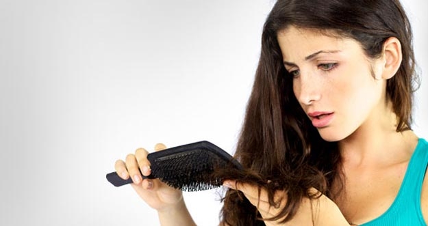 10 Cara Mengatasi Rambut Rontok Secara Alami