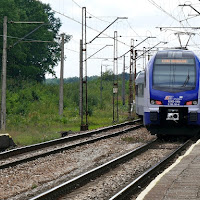 Rogatka otwierana na żądanie na straży kolejowego trójkąta: CMK - LK nr 61 - LK nr 571