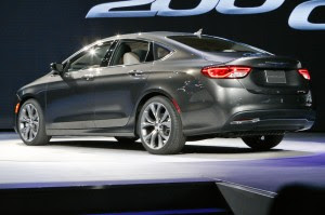 2016 Chrysler 200 Convertible and SRT Specs Review