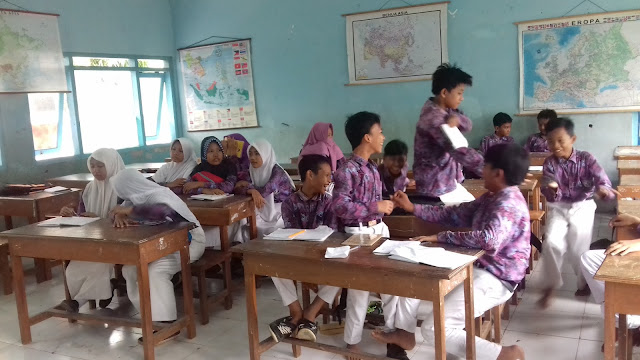 [Galeri] Pendidikan di Telaga Biru