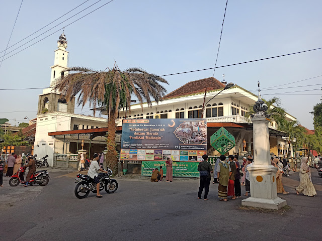 Kesederhanaan Dalam Khutbah Idul Fitri di Masjid Muttaqien Solo