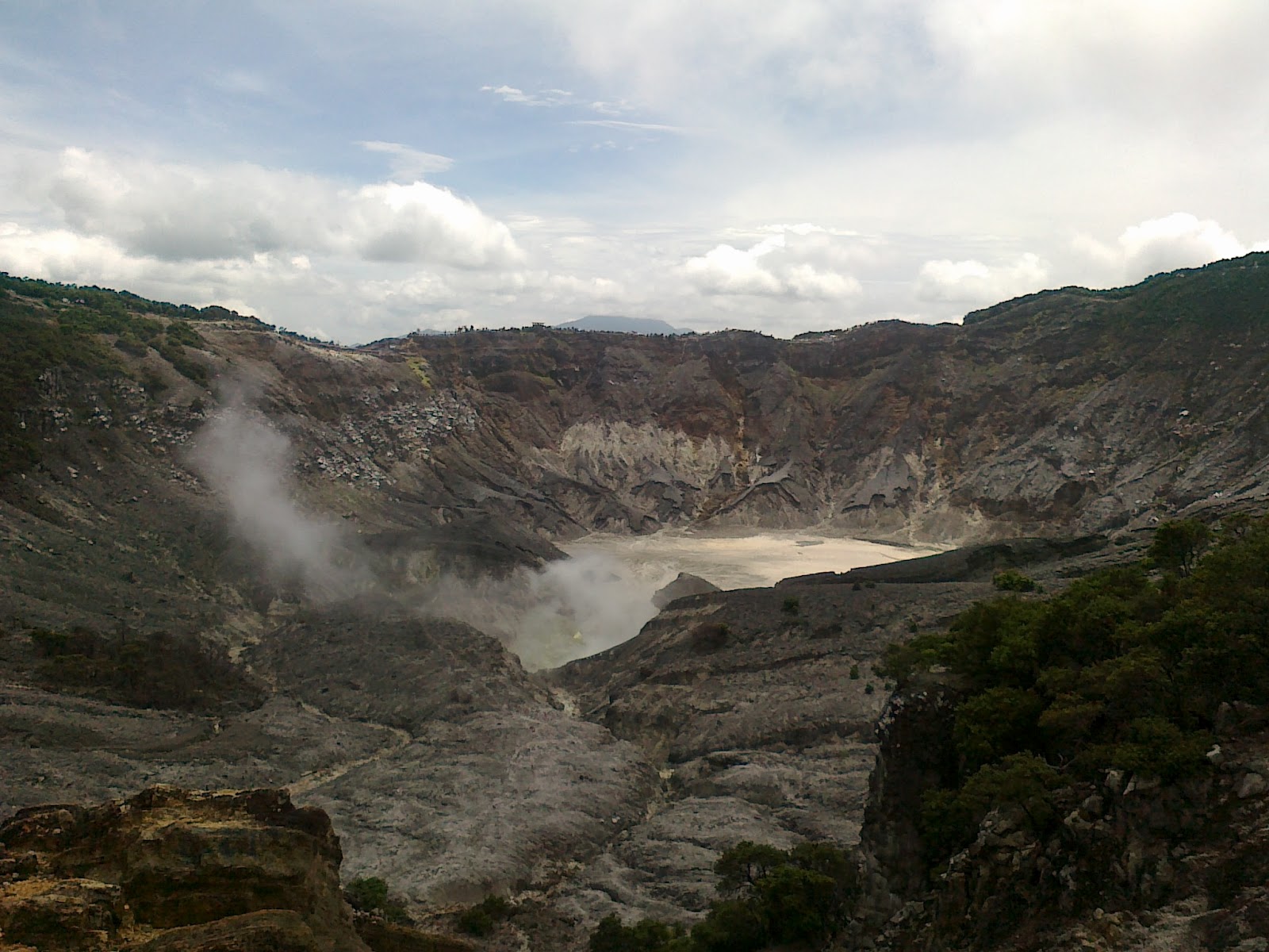 Download this Gunung Tangkuban Perahu picture