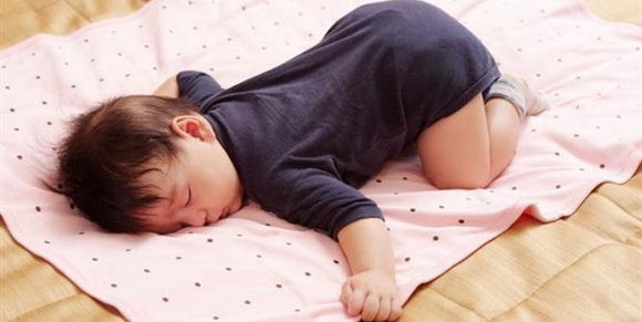 Tidur tanpa bantal juga ada manfaatnya