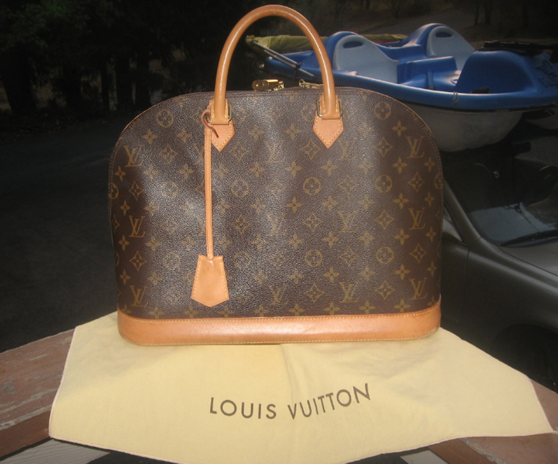 The GUCCI Freak: The LOUIS VUITTON ALMA MM Monogram!