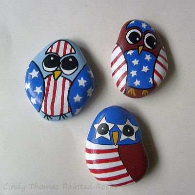 stones painting owl design