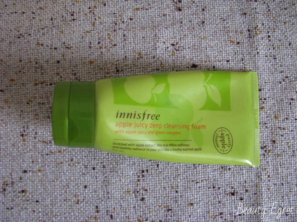 Пенка для умывания лица Innisfree Apple Juicy Deep Cleansing Foam