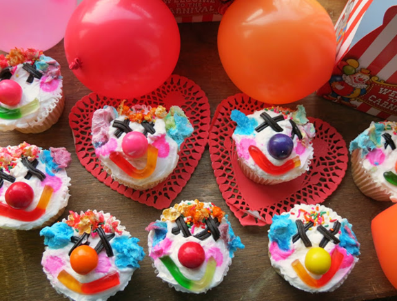 clown cupcakes