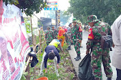 Giat Membersihkan Lingkungan demi Cegah Banjir dan Menjaga Kesehatan Warga Pondok Gede, Koramil 02/Pondok Gede Kerya Bakti Bersihkan Saluran Air di Sepanjang Jalan Arteri JORR Jatiwarna 