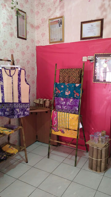 Galery Batik Tangerang " Saelia Batik"