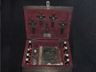 Vampire Killing Kit Seen On www.coolpicturegallery.net