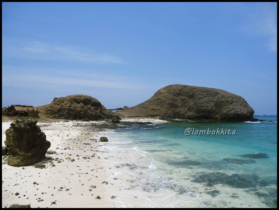 PEMANDANGAN INDAH DI PANTAI SEGER LOMBOK TENGAH PEMANDANGAN INDAH DI PANTAI SEGER LOMBOK TENGAH